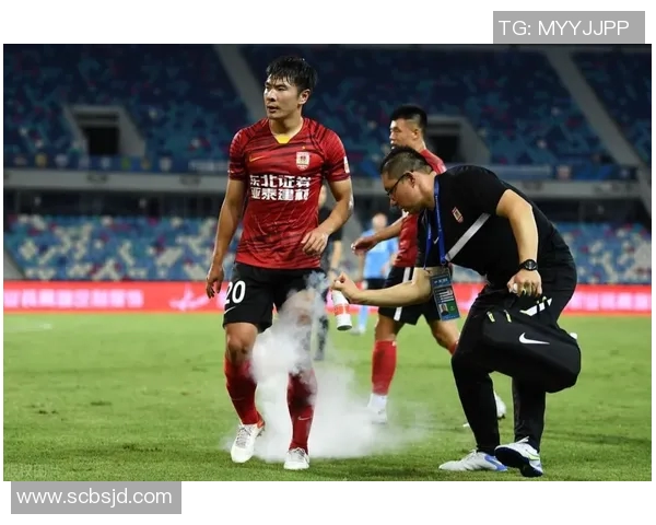 球迷炸锅：季后赛这一行为引热议！